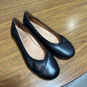 Vionic Womens Caroll Black Ballet Flat - Supportive Footwear Womens size 8